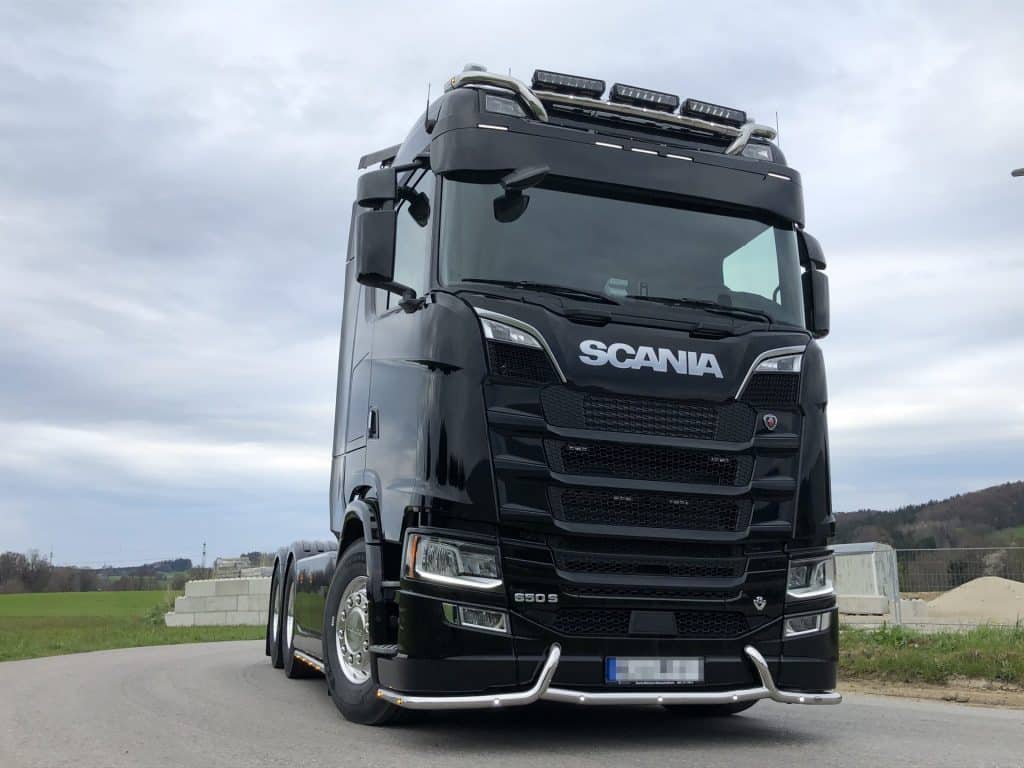 Scania_650S_6x4_Sattelzugmaschine